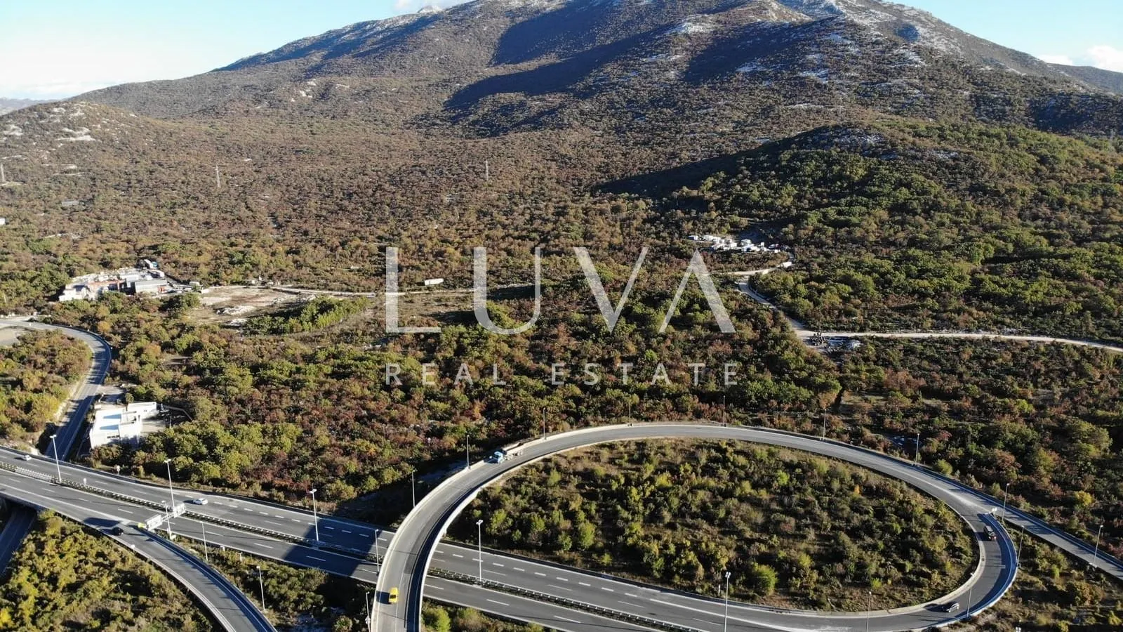 Solin, Klis, građevinsko zemljište 2512 m2 s lokacijskom dozvolom