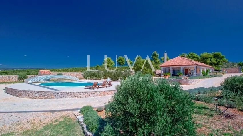 hvar, brusje, luksuzna vila s bazenom i pogledom na more na prodaju - slika 30