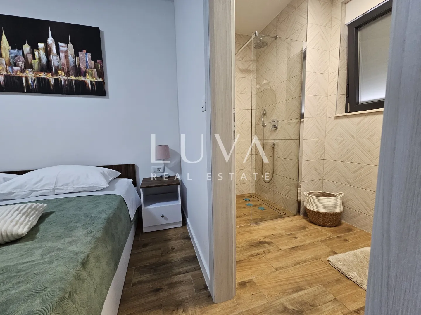 solin, koprivno, villa s bazenom, ljetnom kuhinjom na prodaju - slika 13