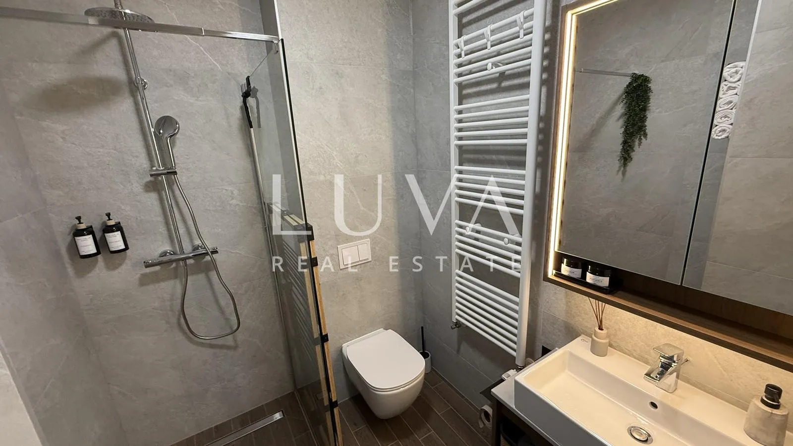 zagreb, blato, 3s s terasom i jacuzzijem, nkp 76 m² - slika 13