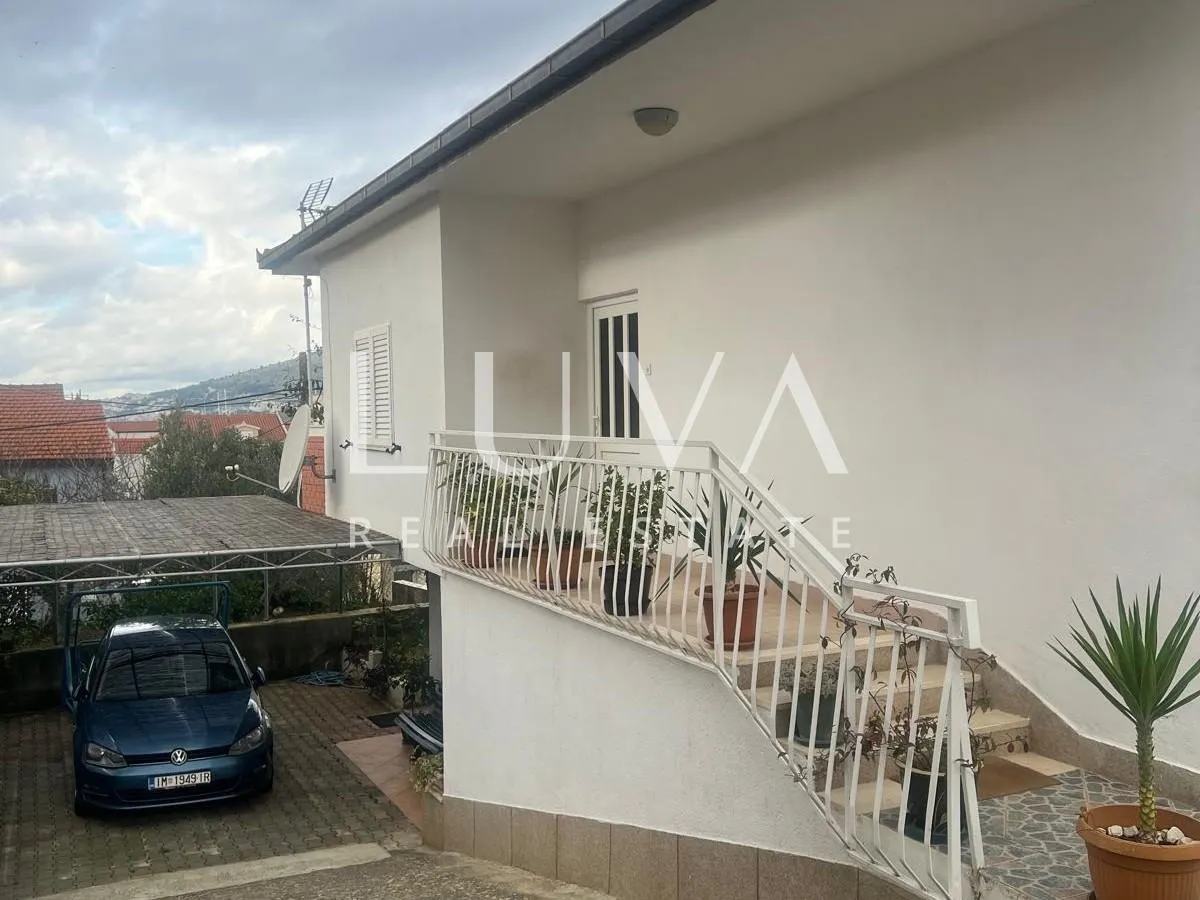 trogir, kuća 120 m2 blizu mora na prodaju - slika 2