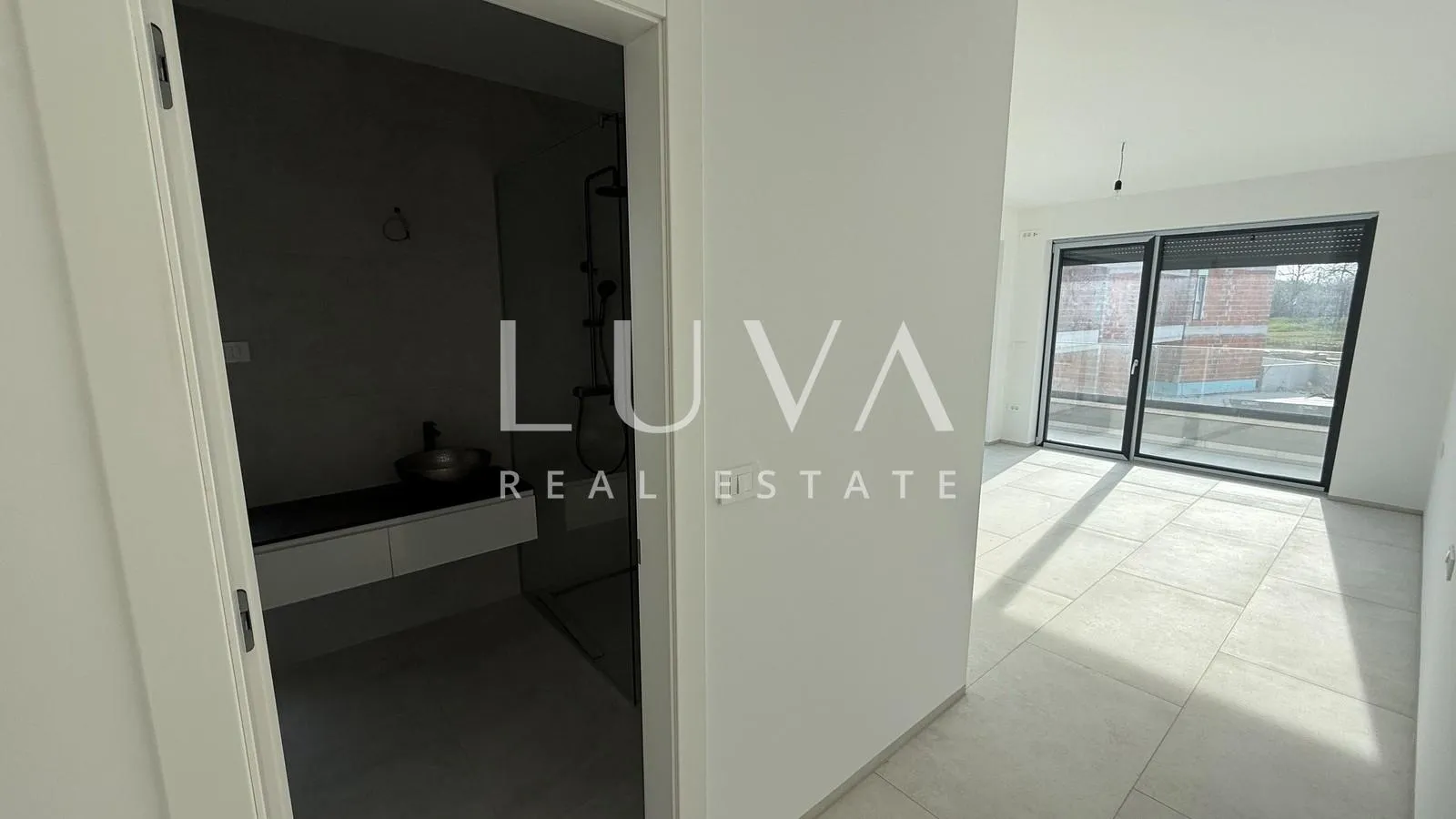 poreč, moderna samostojeća kuća s bazenom i pogledom na more, 233 m² - slika 11