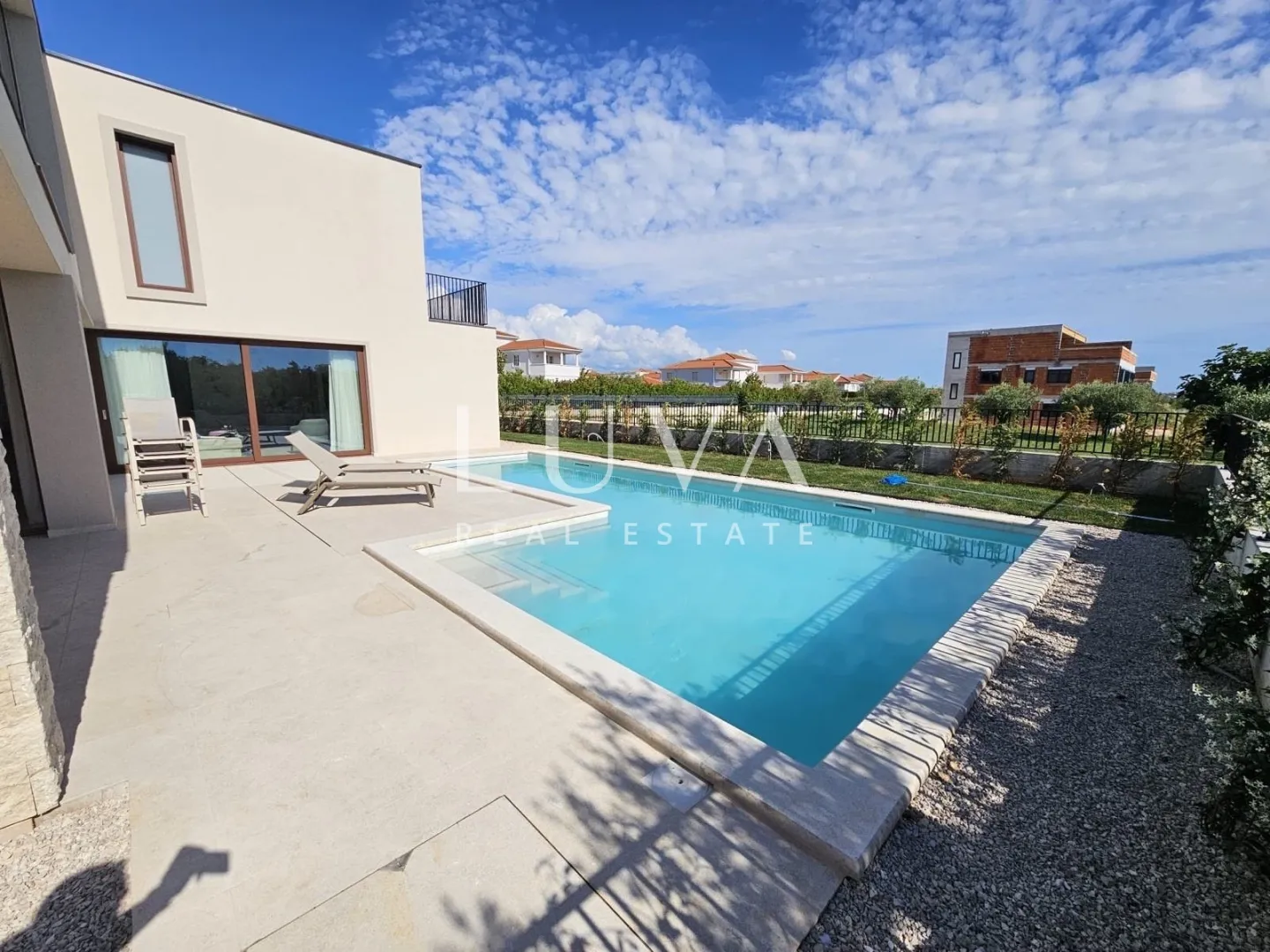 poreč, vabriga, kuća s bazenom 206 m2 na prodaju - slika 2