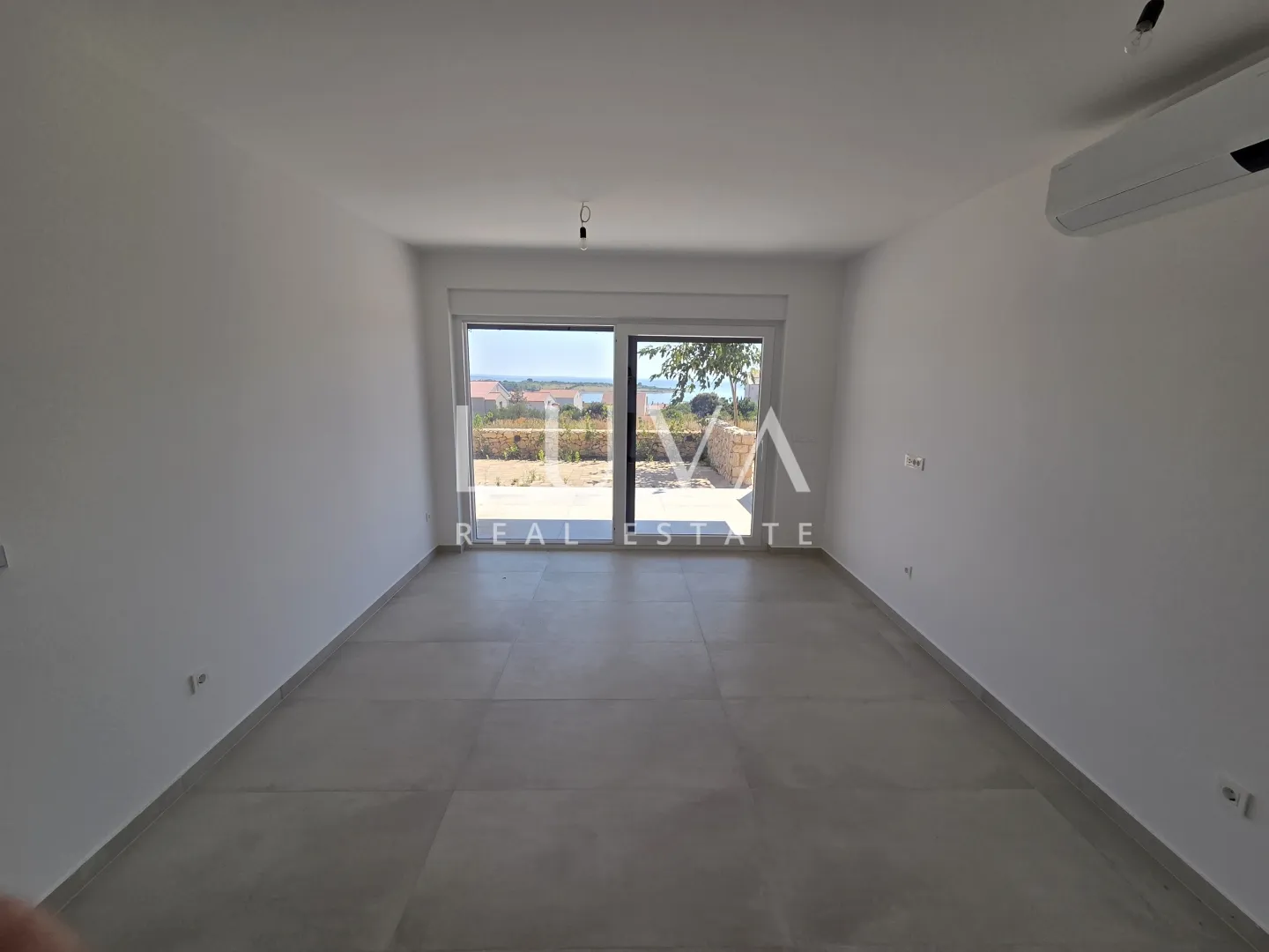 novalja, moderna novogradnja, stan s1, nkp 74 m2 - slika 2