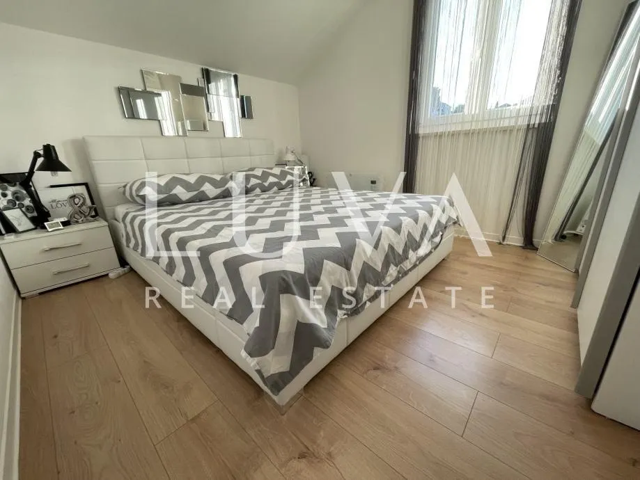 brač, supetar, moderno namješten stan s pogledom na more na prodaju - slika 6