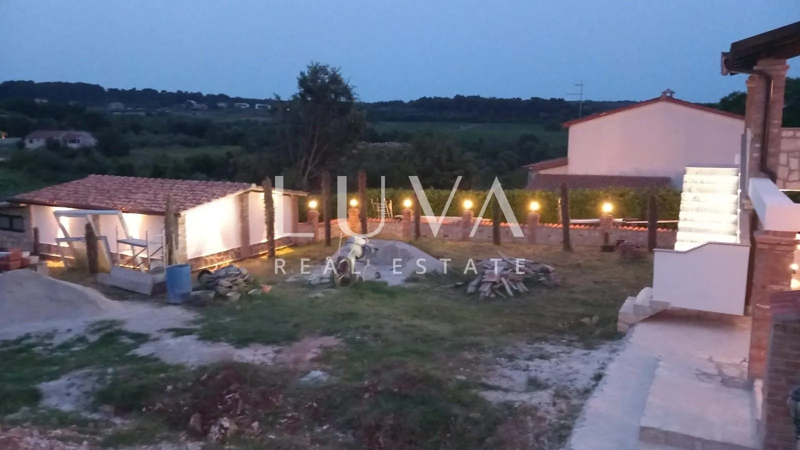 istra, višnjan, rustikalna kuća s tri apartmana, 580m2 - slika 29