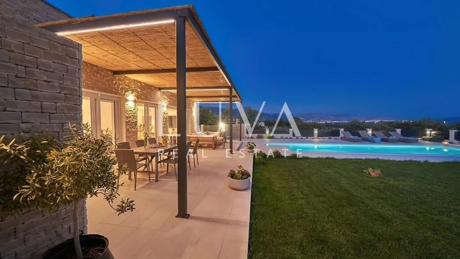 kaštel novi, split, luksuzna kuća s bazenom na prodaju - slika 4