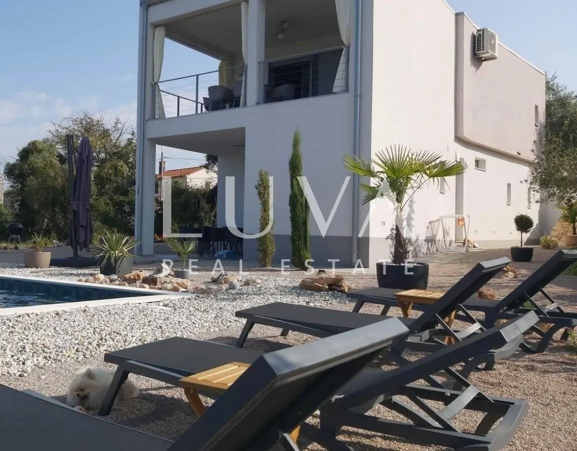 malinska, krk, kuća s bazenom i pogledom na more na prodaju - slika 29