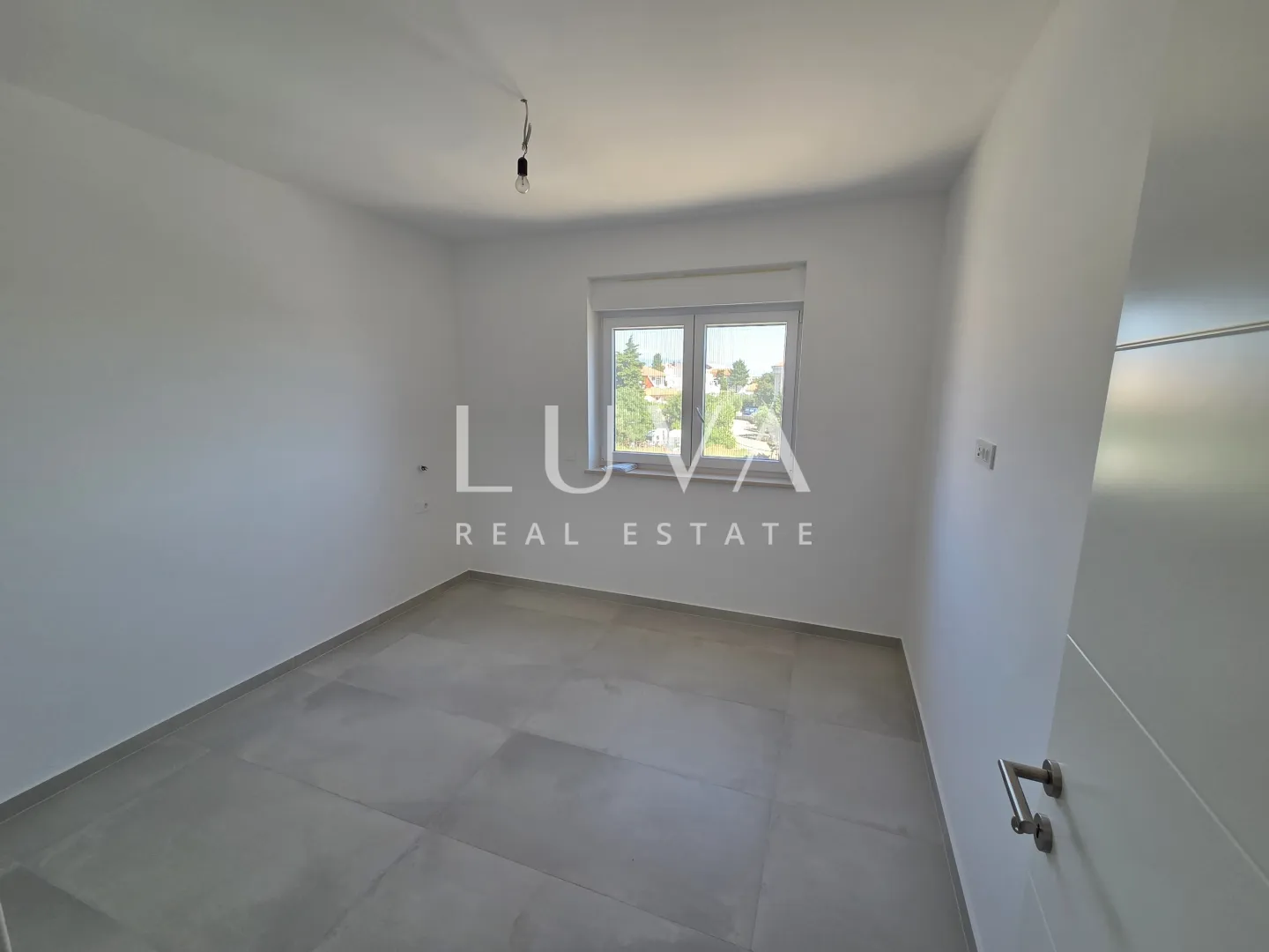 novalja, moderna novogradnja, stan a3/z1, nkp 75 m2 - slika 4