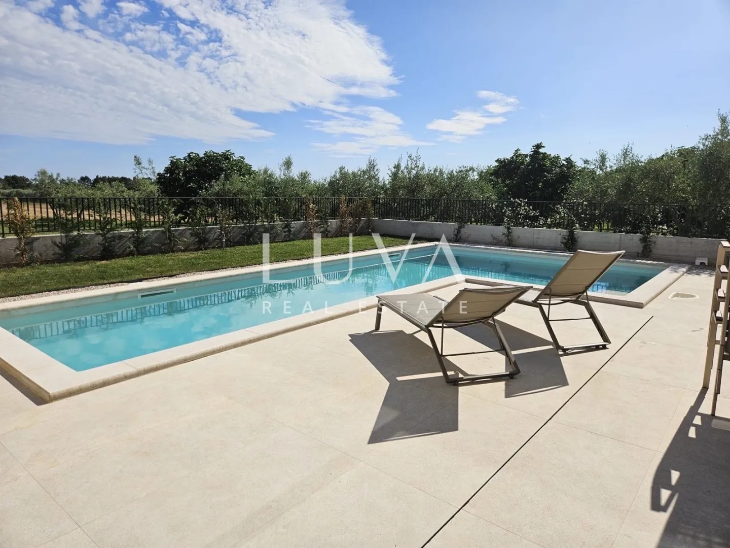 poreč, vabriga, kuća s bazenom 206 m2 na prodaju - slika 24