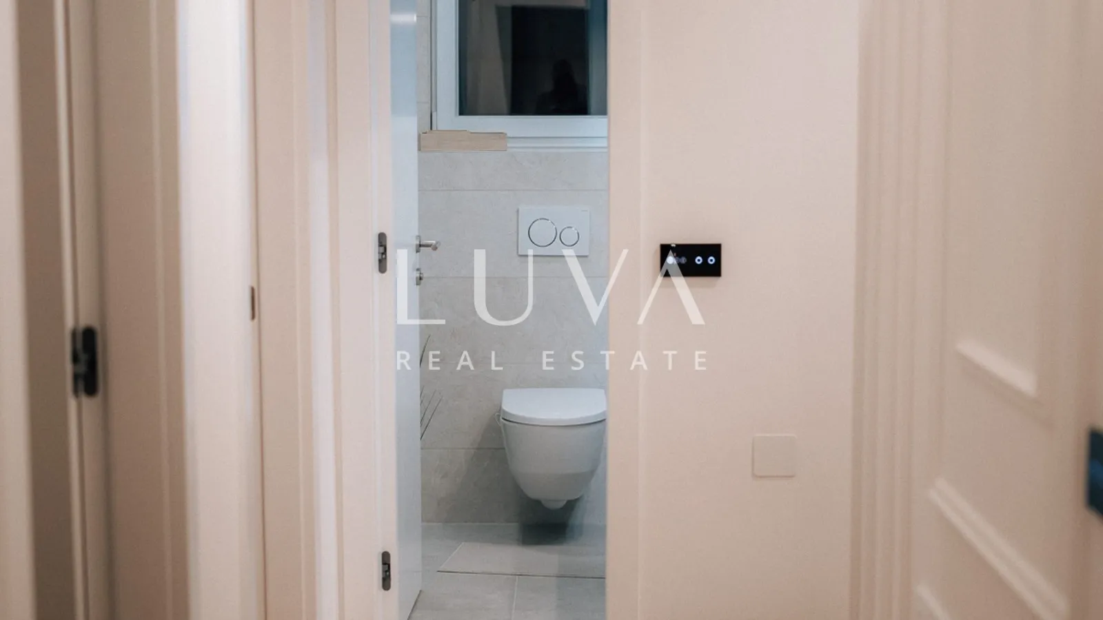 remete, luksuzan 4s penthouse 165m2 + 2vpm za najam - slika 24
