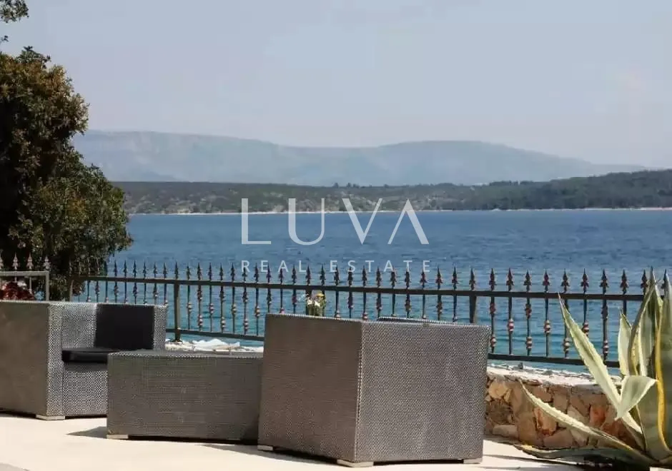 hvar, stari grad, kamena kuća uz more na prodaju - slika 8