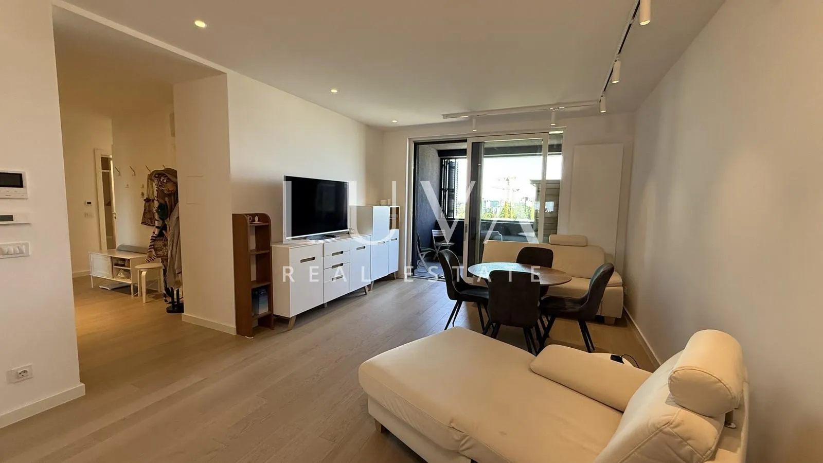 Zagreb, Heinzelova ulica, VMD, 4S stan sa saunom i garažom, NKP 128 m²