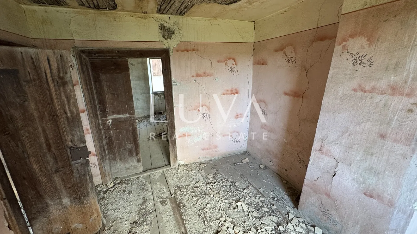 istra, motovun, kuća za renovaciju s dvorištem, 195 m2 - slika 13