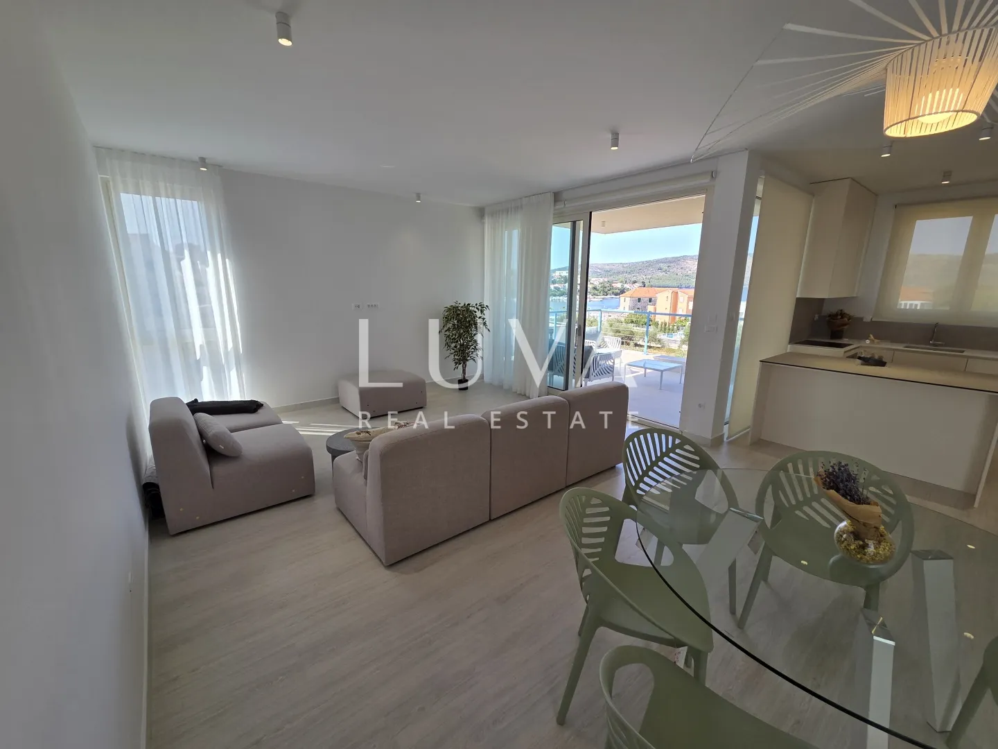 trogir, seget vranjica, kuća 200m2 s bazenom uz more - slika 15