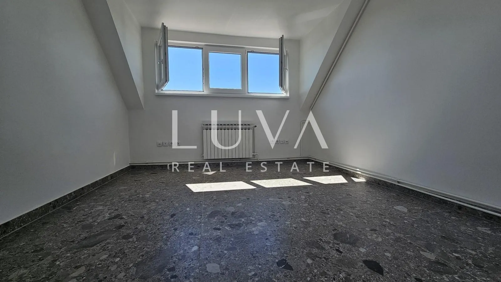 Sesvete, centar, novouređeni poslovni prostor 144m2 za najam - Sesvete, Zagreb
