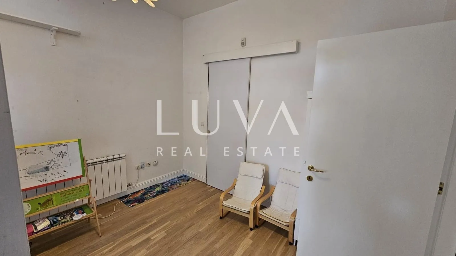 zagreb, gornje prekrižje, luksuzan 4s stan s vrtom i garažom, 230m2 - slika 19