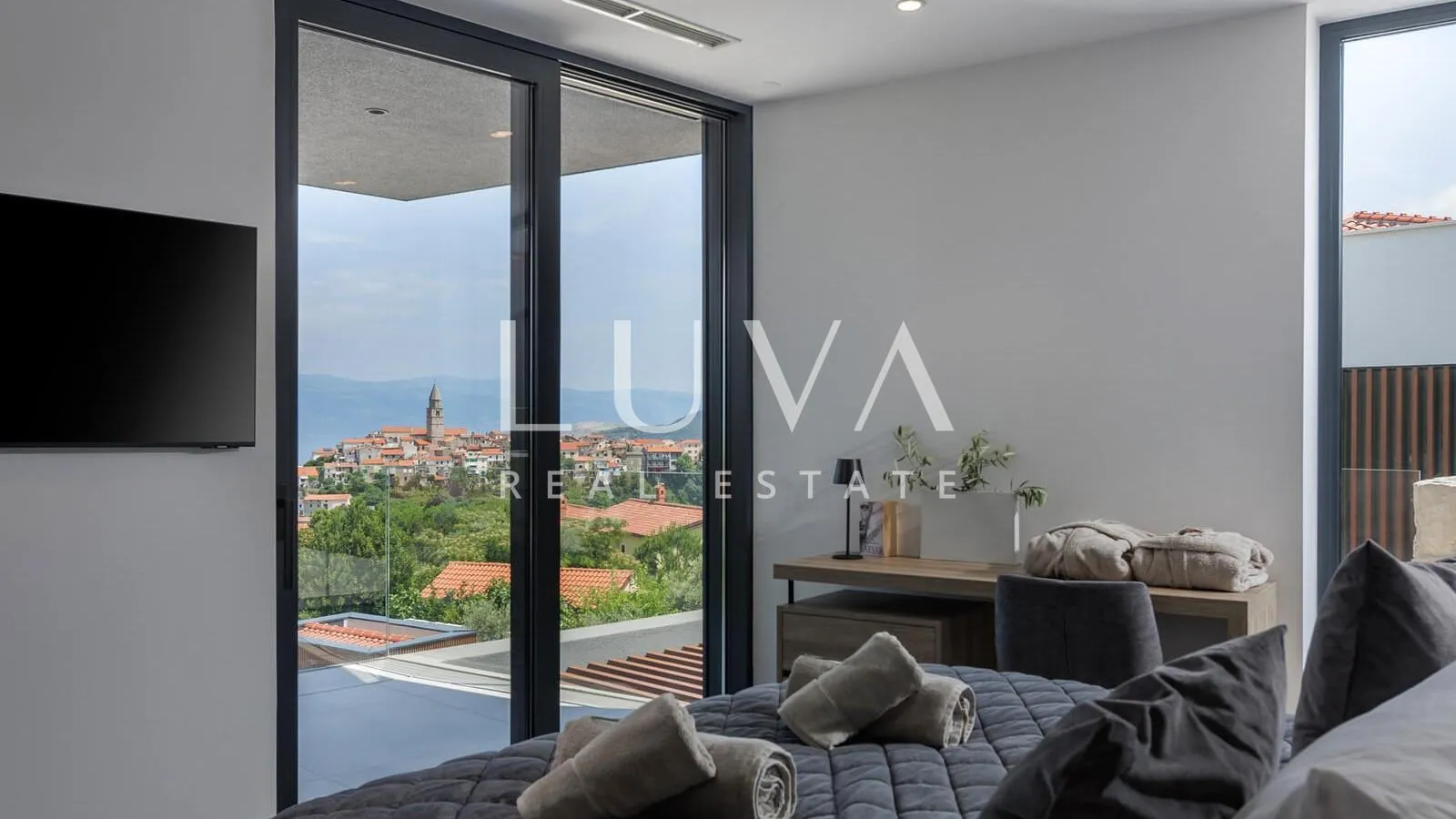 vrbnik, krk, vila s bazenom za dugoročni najam - slika 11