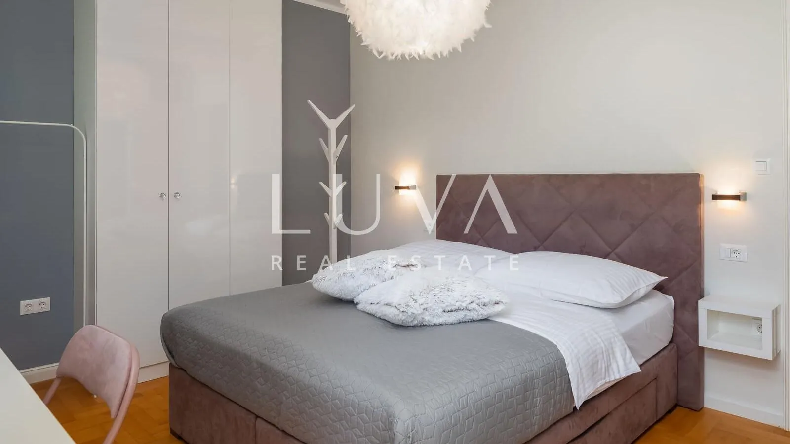 vodice, luksuzna vila s bazenom, dizajnerski uređena na prodaju - slika 29