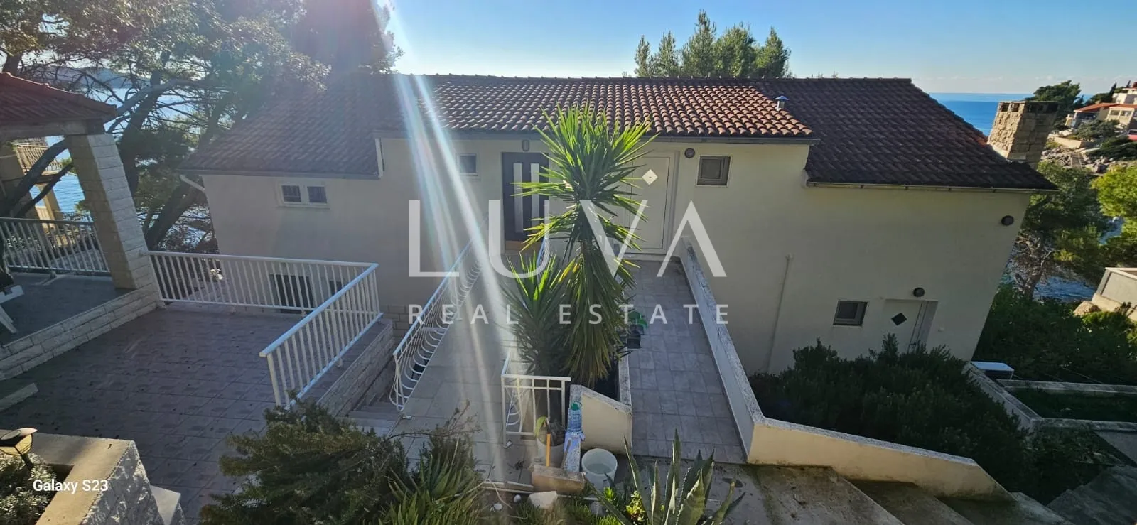 korčula, prižba, prodaja atraktivnog apartmana prvi red do mora - slika 9