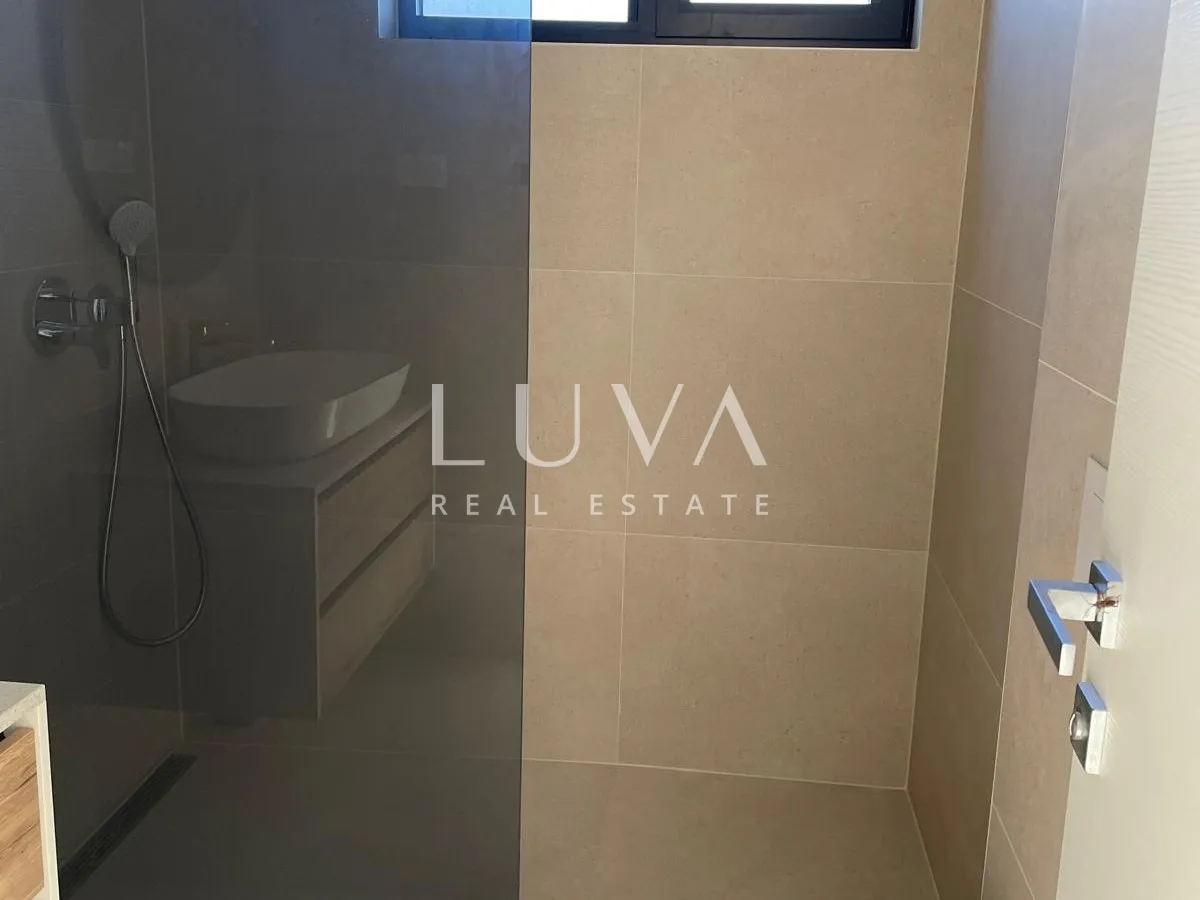 krk, penthouse 115 m2 s pogledom na more, novogradnja - slika 10