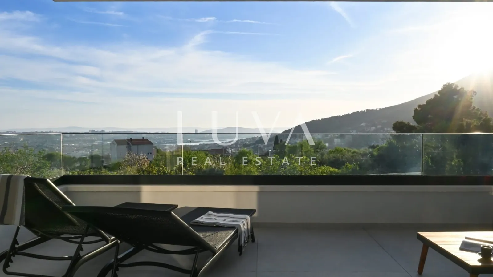 split, klis, luksuzna vila s bazenom i pogledom na prodaju - slika 35