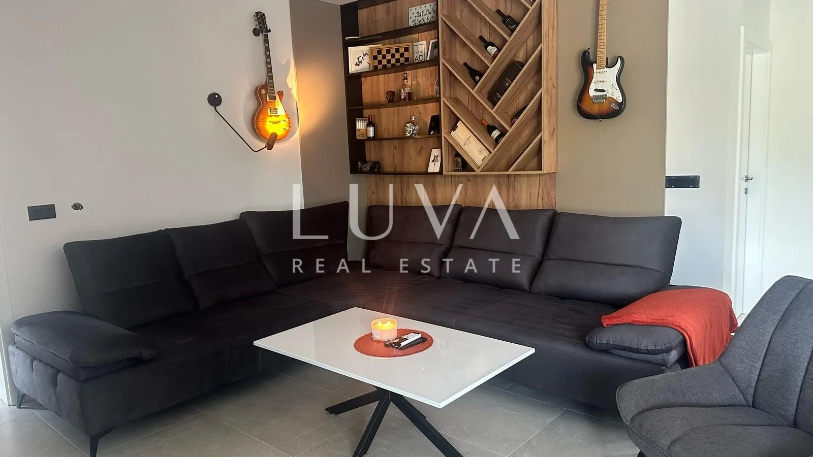 istra, labin, prodaje se moderna vila s bazenom i dva stana, 176 m2 - slika 17