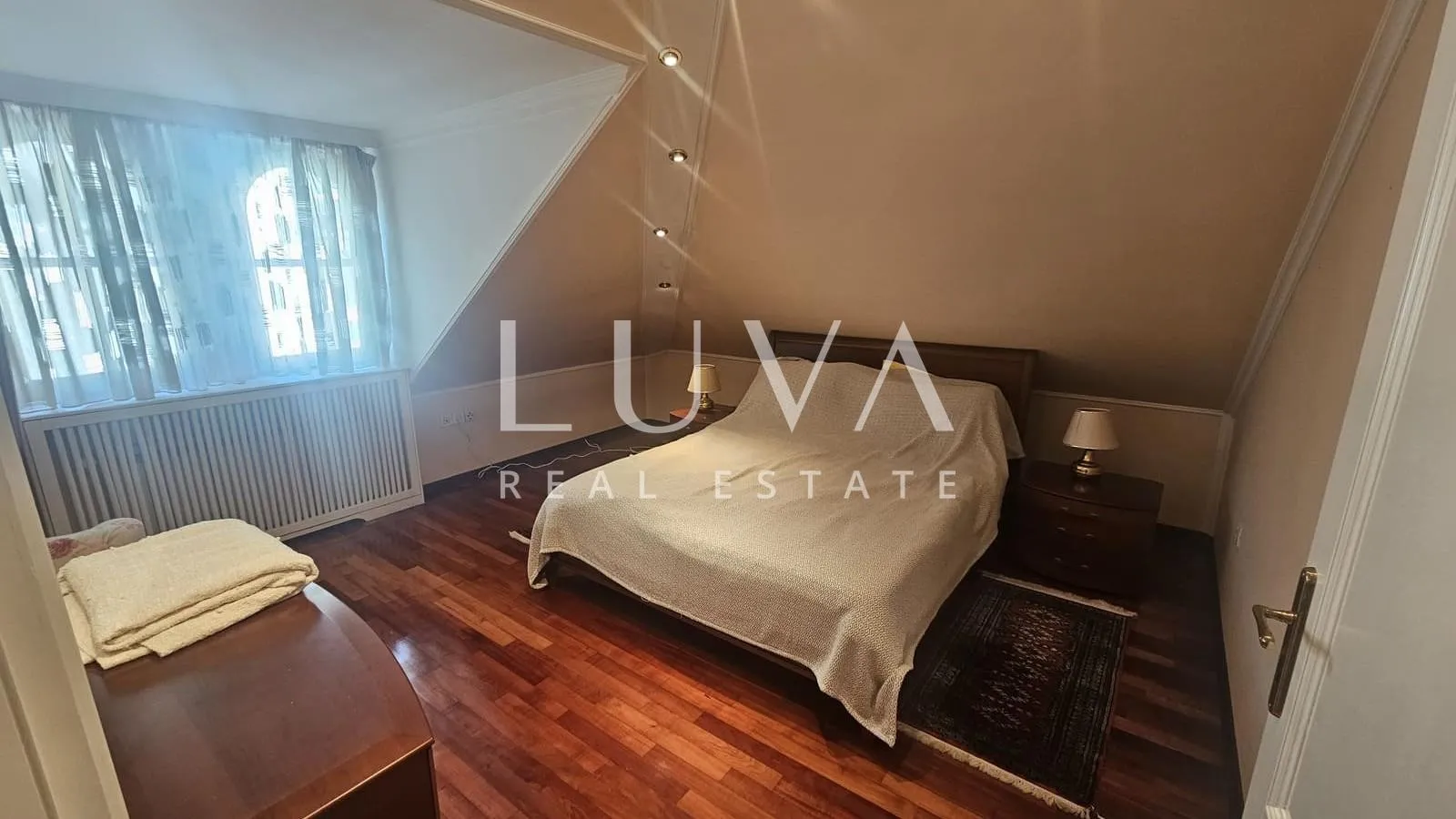 zagreb, gračani, luksuzno obiteljsko imanje, vila 810m2 na zemljištu 3.965m2 - slika 24