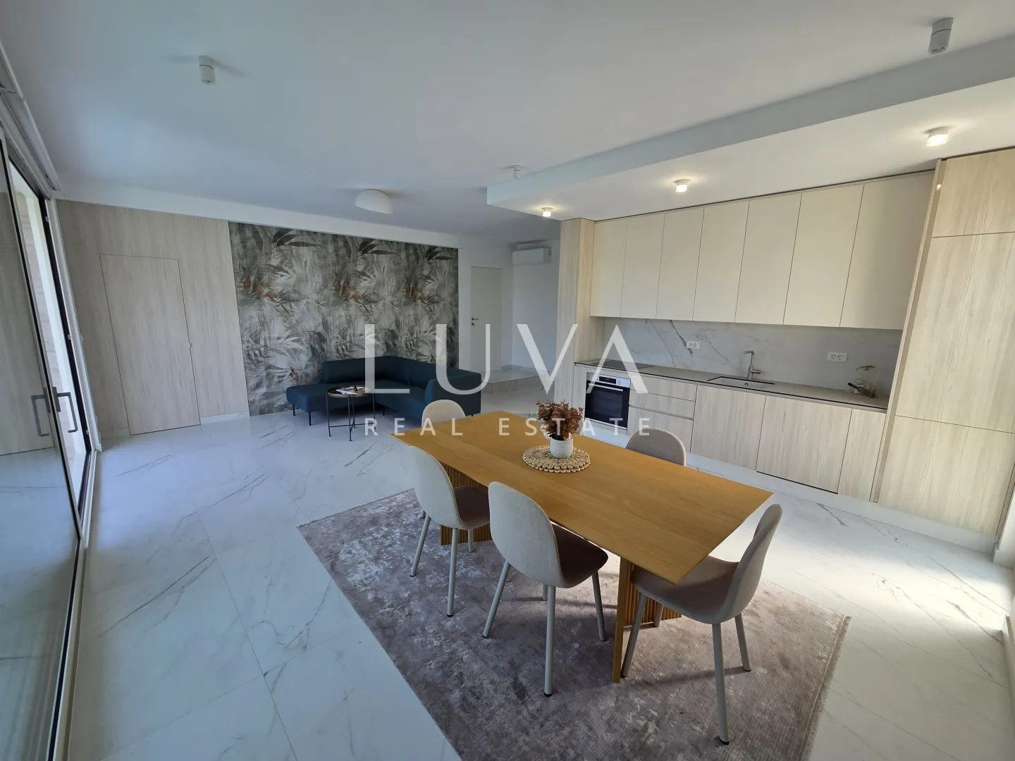 trogir, seget vranjica, kuća 200m2 s bazenom uz more - slika 5