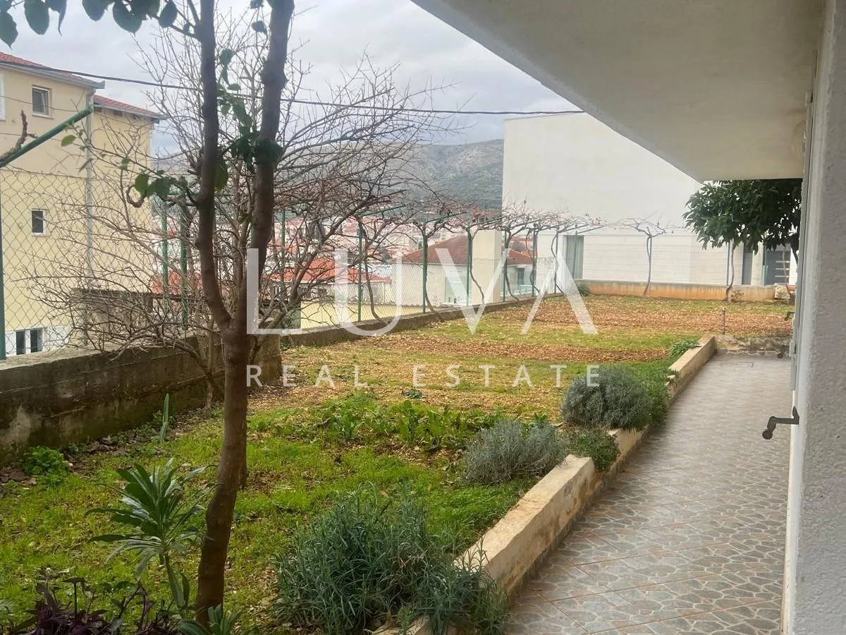 trogir, kuća 120 m2 blizu mora na prodaju - slika 14