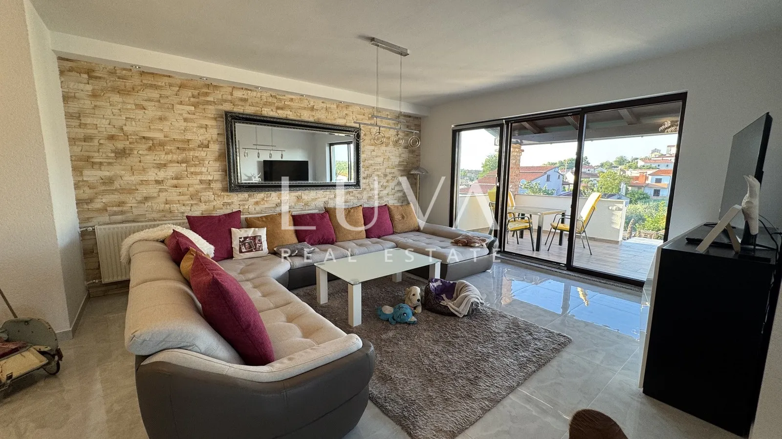 istra, višnjan, rustikalna kuća s tri apartmana, 580m2 - slika 2