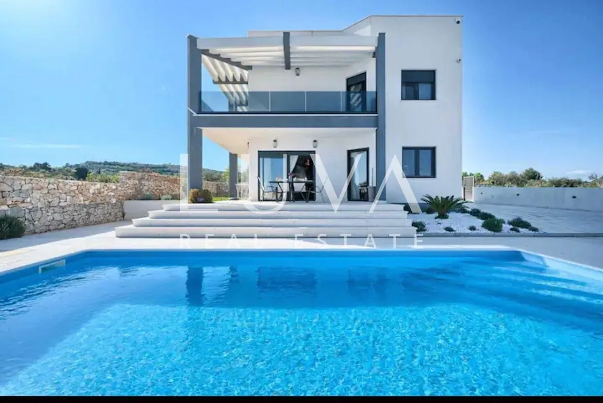 vodice, luksuzna vila s bazenom na prodaju - slika 7