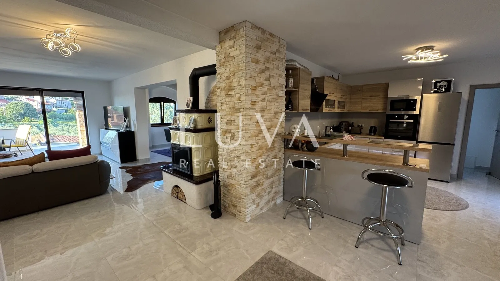 istra, višnjan, rustikalna kuća s tri apartmana, 580m2 - slika 7