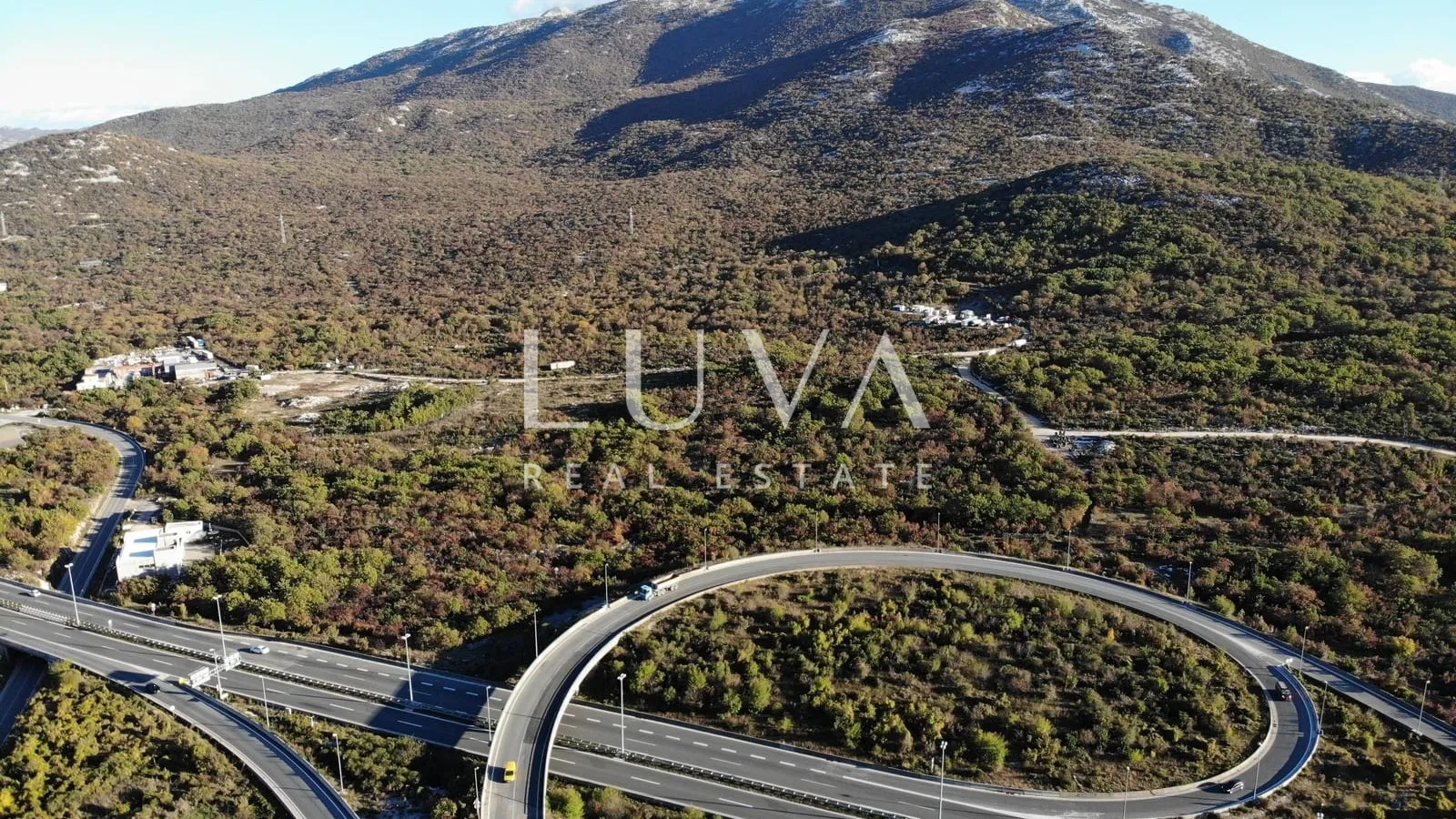 Solin, Klis, građevinsko zemljište 2512 m2 s lokacijskom dozvolom