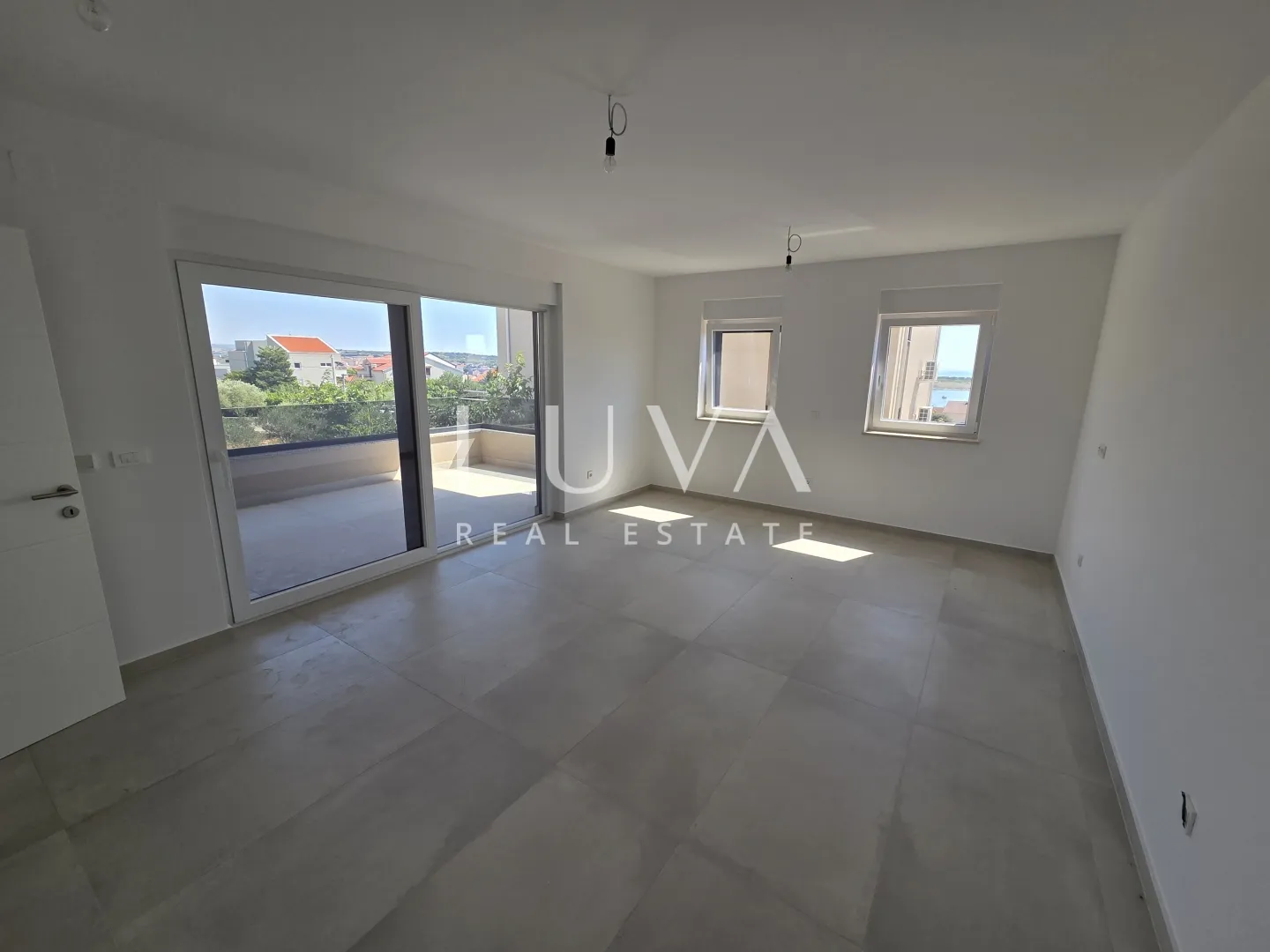 novalja, moderna novogradnja, stan a2/z1, nkp 75 m2 - slika 6