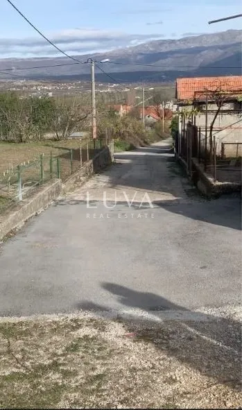 sinj, brnaze, građevinsko zemljište 1185m2 s 3 kamene kuće tlocrta 180m2 - slika 5