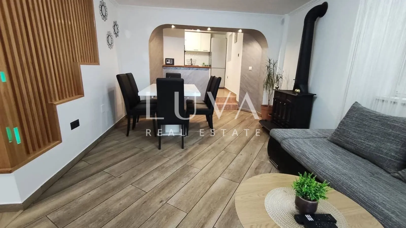kraljevica, križišće, kuća s bazenom na prodaju - slika 5