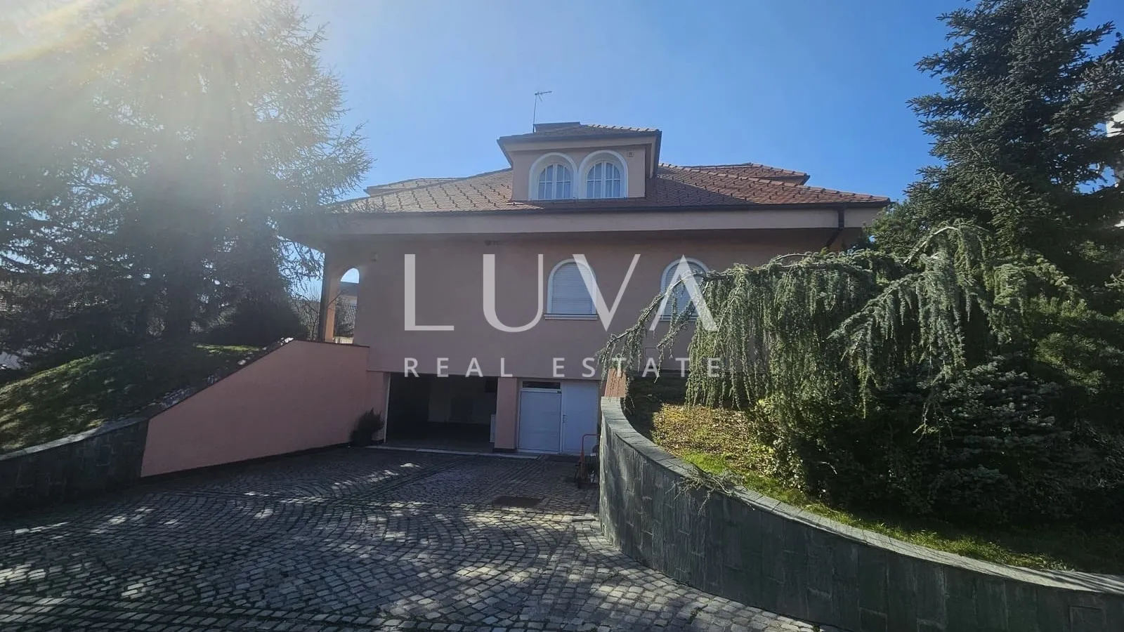 zagreb, gračani, luksuzno obiteljsko imanje, vila 810m2 na zemljištu 3.965m2 - slika 18