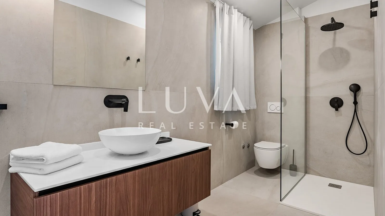 duće, omiš, luksuzni resort s 4 velika apartmana i bazenom uz more na prodaju - slika 9