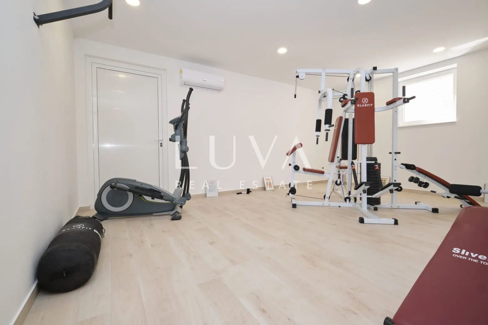 kaštel stari, vila 324 m² s bazenom i pogledom na more na prodaju - slika 35