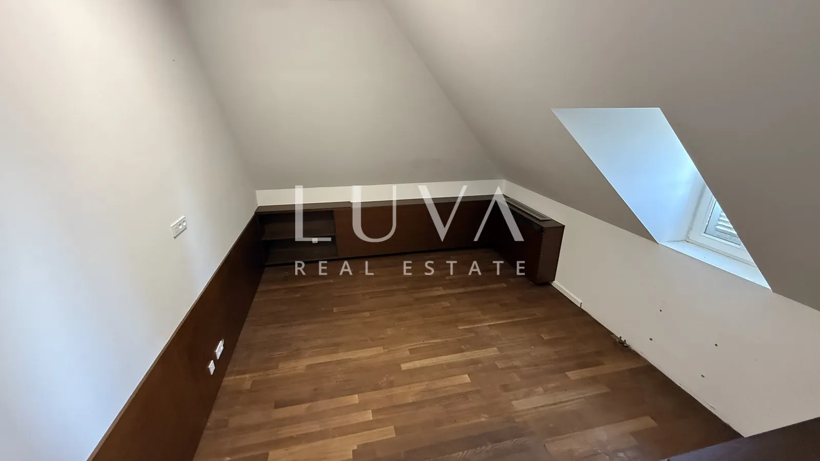 samobor, ekskluzivna vila 900 m2 s velikim imanjem - slika 12