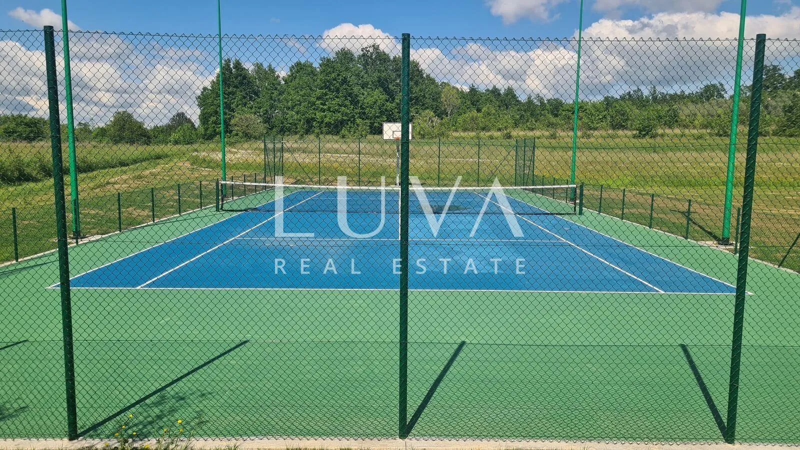 istra, pićan, vila s bazenom i tenis terenom na prodaju - slika 3