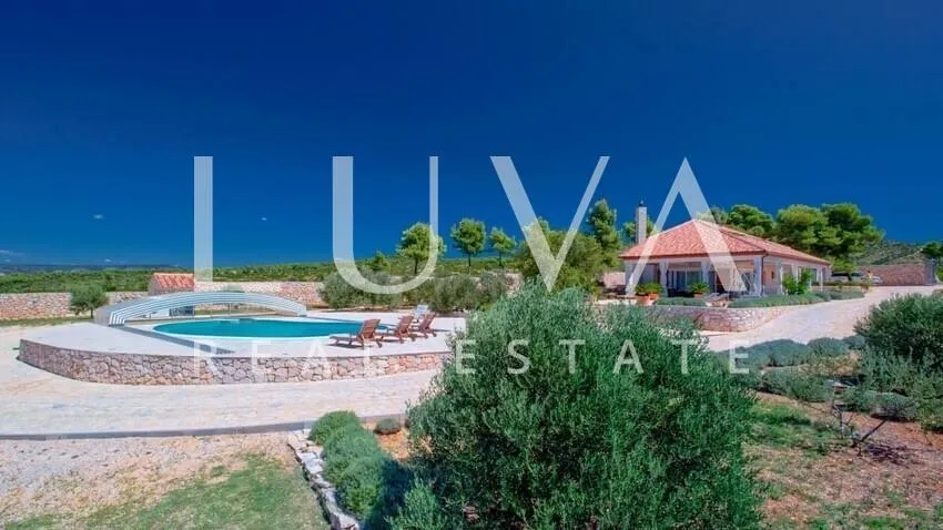 hvar, brusje, luksuzna vila s bazenom i pogledom na more na prodaju - slika 30