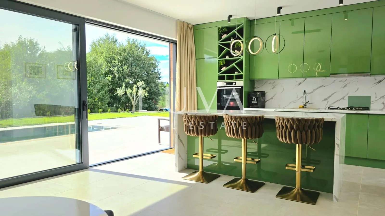 istra, labin, prodaje se moderna vila s bazenom i dva stana, 176 m2 - slika 8