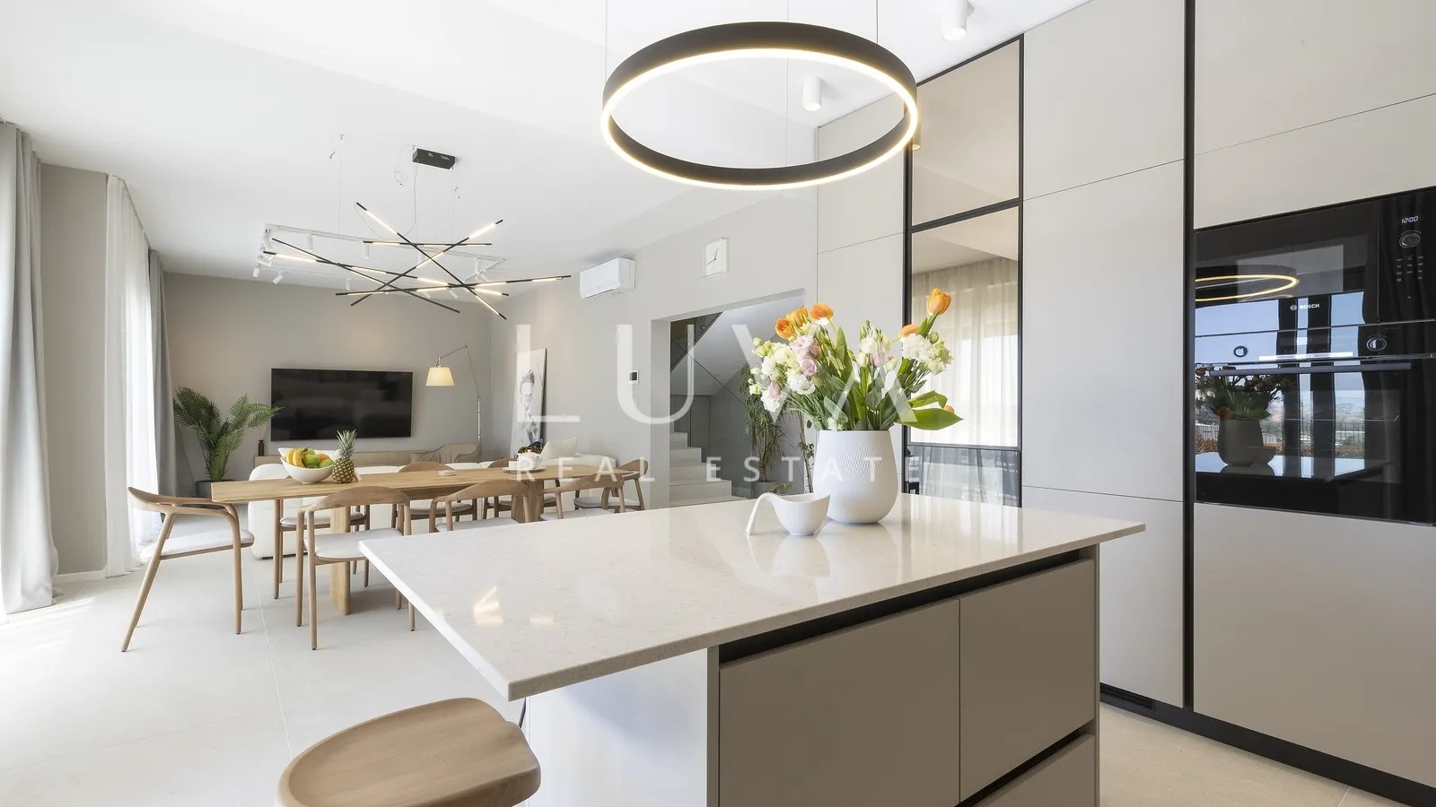 split, luksuzna vila s pogledom na more, 220 m2 za dugoročni najam - slika 16