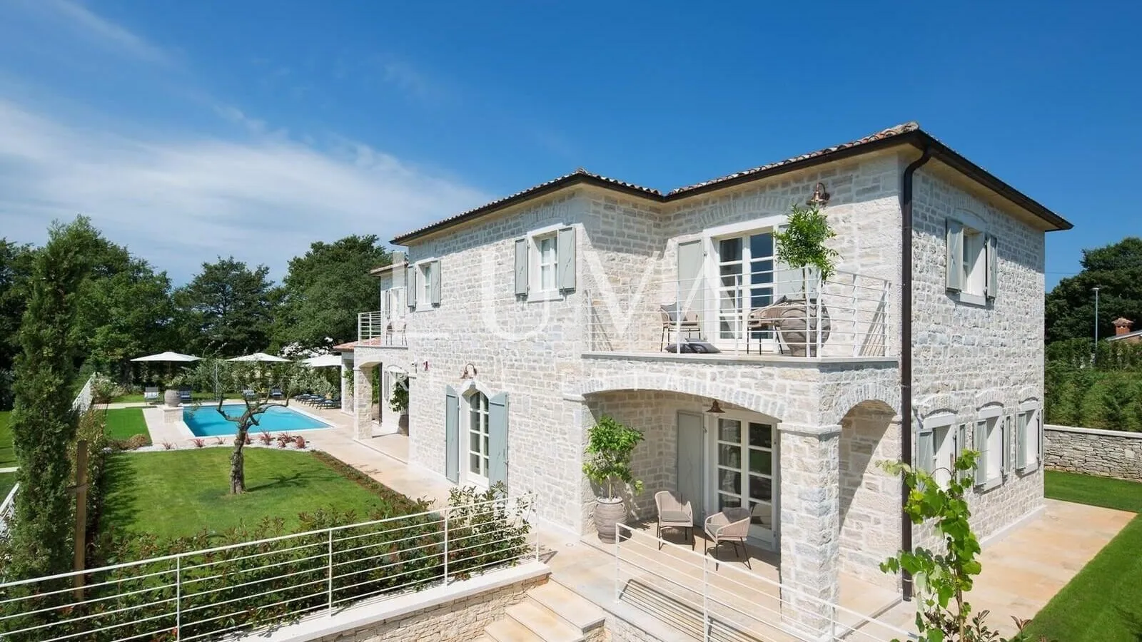 luksuzna vila s bazenom u kanfanaru, istra - slika 15
