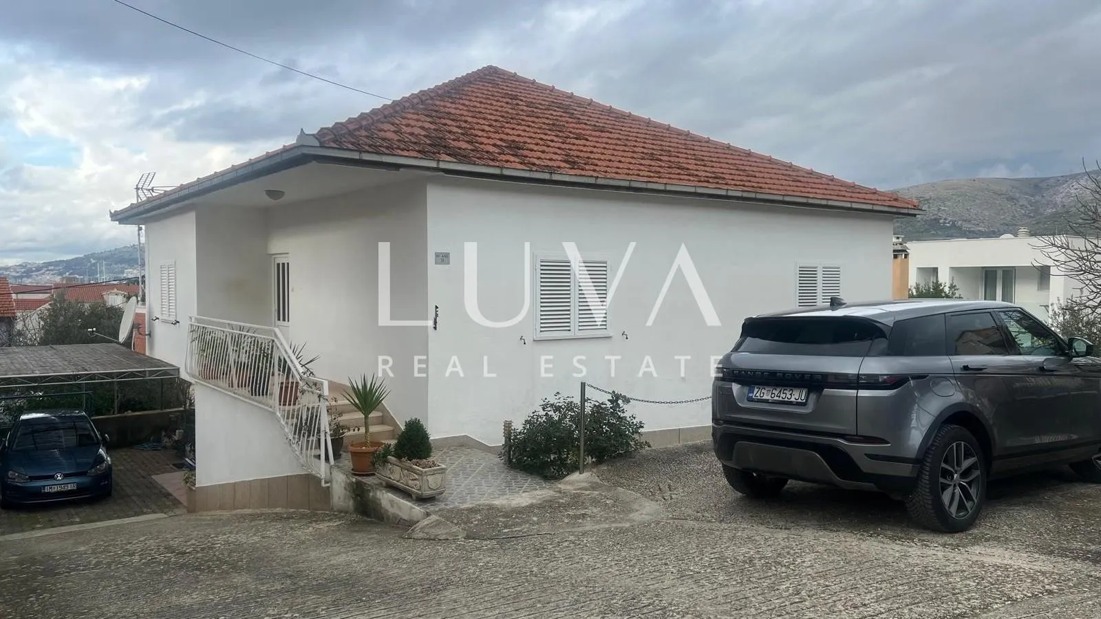 Trogir, kuća 120 m2 blizu mora na prodaju
