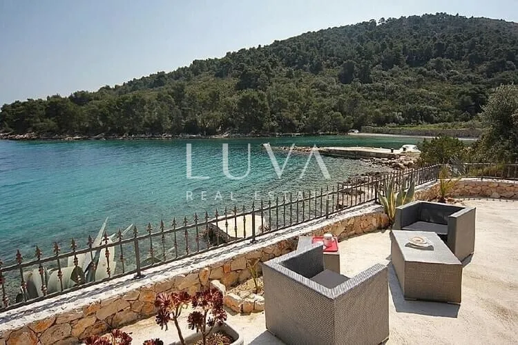 hvar, stari grad, kamena kuća uz more na prodaju - slika 3