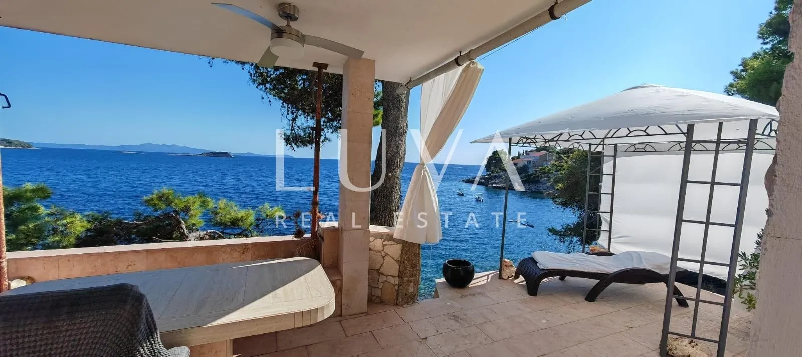 Korčula, Prižba, prodaja atraktivnog apartmana prvi red do mora - Blato