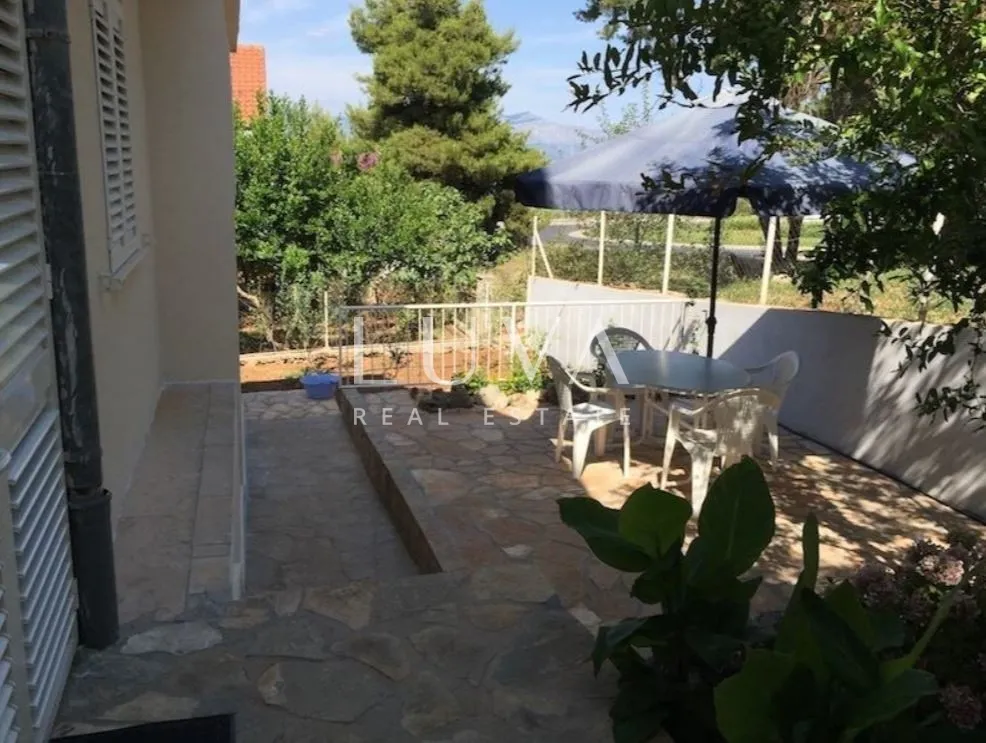 brač, supetar, zgrada na 3 etaže, uhodan turistički objekt s pogledom na more - slika 9